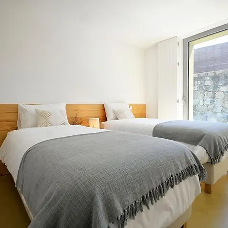 Stilvolle Und Luxurioese 2 Schlafzimmer In Moledo 別荘 *