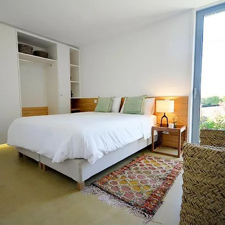 Stilvolle Und Luxurioese 2 Schlafzimmer In Moledo カミーニャ