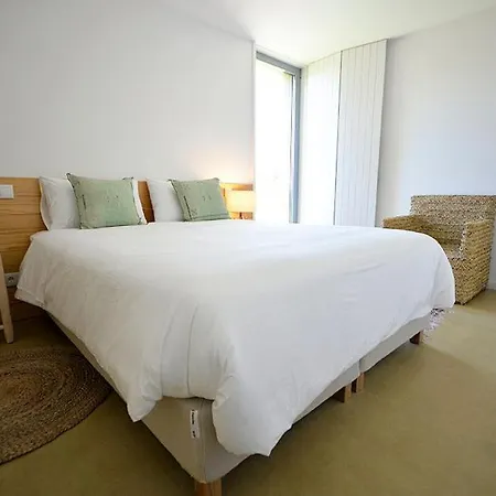 Stilvolle Und Luxurioese 2 Schlafzimmer In Moledo カミーニャ